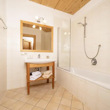 Gaestehaus Larch Gospodarstwo wiejskie *