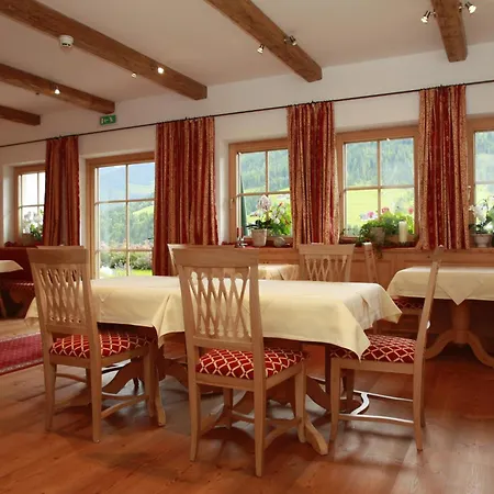 Hétvégi ház Gaestehaus Larch