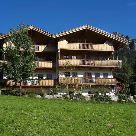 Gaestehaus Larch בית כפרי *